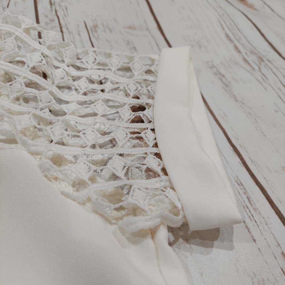 Off White Short Sleeve Blouse Cut Out Women's S - Picture 5 of 16